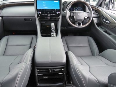 صورة 26 لـ 2025 Toyota ALPHARD
