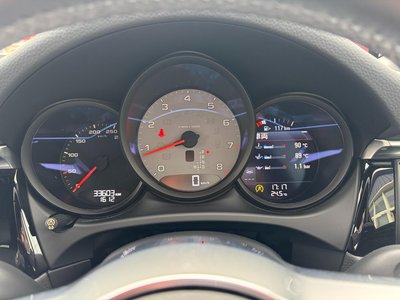 2020 Porsche MACAN photo 16