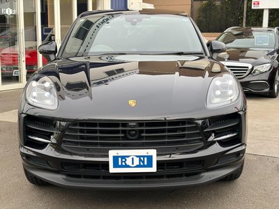 2020 Porsche MACAN photo 2