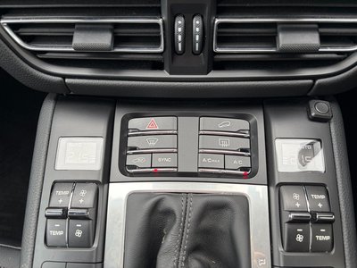 2020 Porsche MACAN photo 22