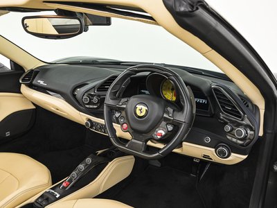 2019 Ferrari 488 SPIDER — фото 15