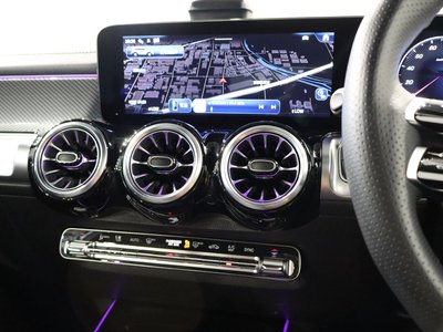 2025 Mercedes-BENZ GLB thumbnail 29