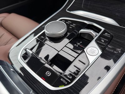 2025 BMW X5 thumbnail 17