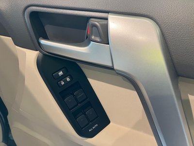 2023 Toyota LAND CRUISER PRADO 照片 30
