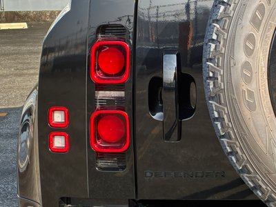 2023 LAND Rover DEFENDER thumbnail 43