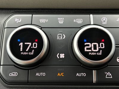 2023 LAND Rover DEFENDER photo 16