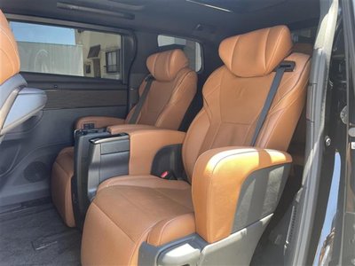 صورة 40 لـ 2023 Toyota VELLFIRE