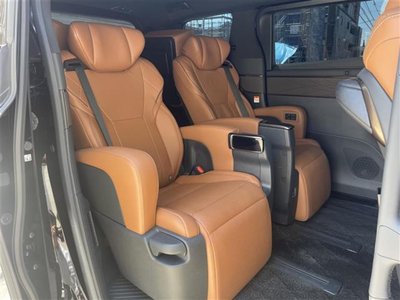 صورة 7 لـ 2023 Toyota VELLFIRE