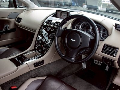 2018 Aston Martin V8 photo 14