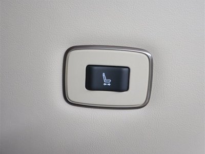 2025 Toyota ALPHARD — фото 14