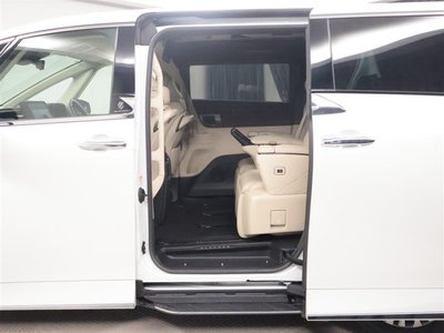 2025 Toyota ALPHARD — фото 35