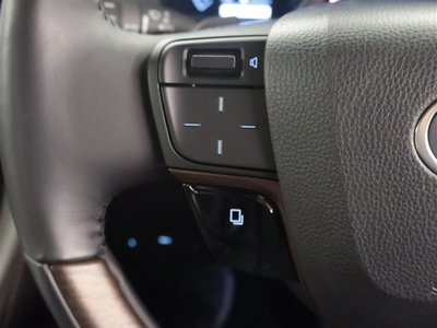 2025 Toyota ALPHARD — фото 24