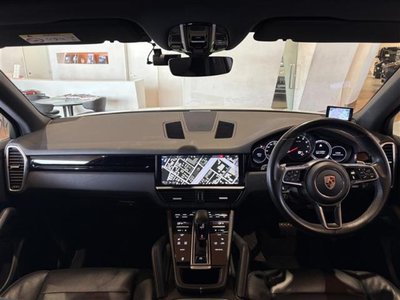 2019 Porsche CAYENNE thumbnail 42