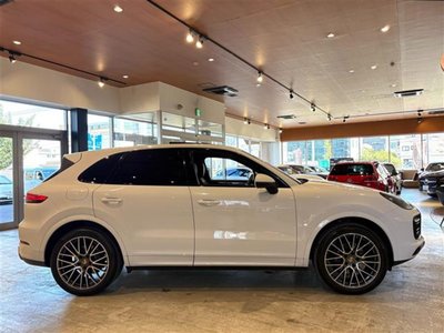2019 Porsche CAYENNE thumbnail 36