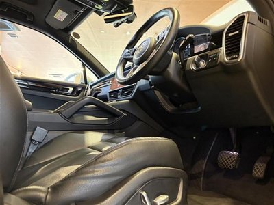 2019 Porsche CAYENNE thumbnail 18