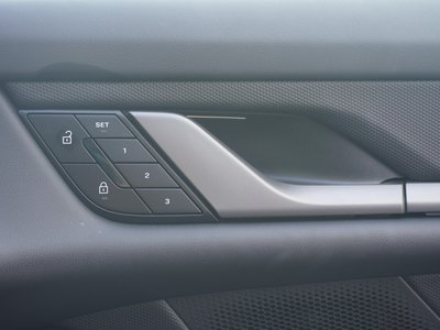 2026 Porsche TAYCAN 缩略图 34