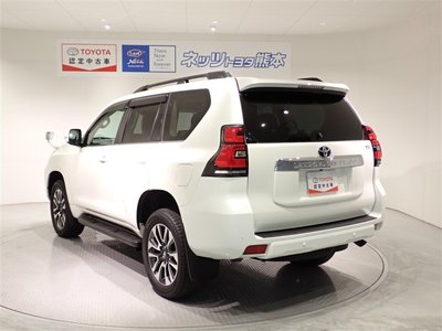 2023 Toyota LAND CRUISER PRADO photo 5