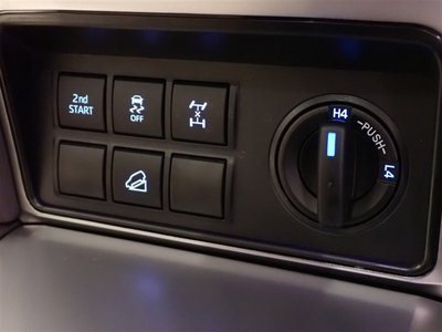 2023 Toyota LAND CRUISER PRADO thumbnail 17