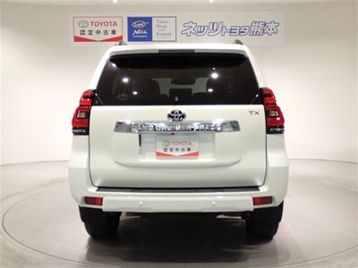 2023 Toyota LAND CRUISER PRADO photo 6
