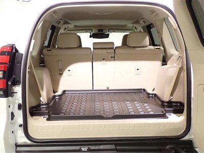 2023 Toyota LAND CRUISER PRADO photo 7