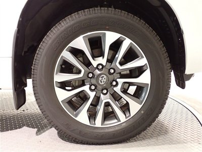 2023 Toyota LAND CRUISER PRADO thumbnail 26