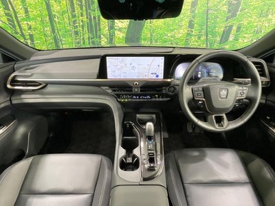 2024 Toyota CROWN SPORT photo 2