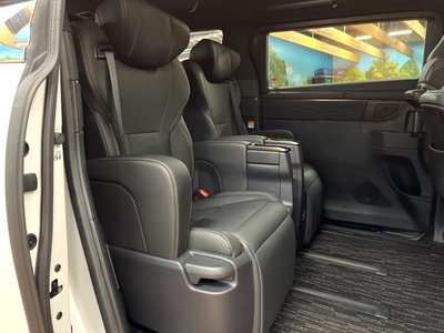 2024 Toyota ALPHARD — миниатюра 9