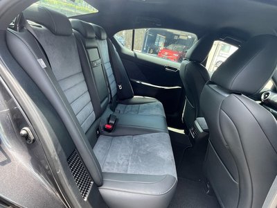 2022 Lexus IS 缩略图 38