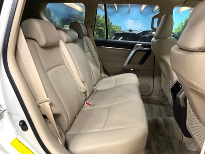 2023 Toyota LAND CRUISER PRADO photo 9