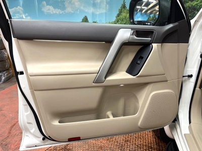 2023 Toyota LAND CRUISER PRADO thumbnail 24