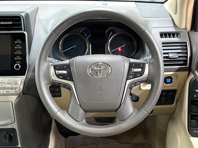 2023 Toyota LAND CRUISER PRADO photo 11