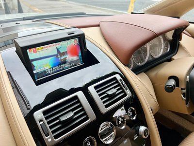 صورة مصغرة 13 لـ 2015 Aston Martin RAPIDE