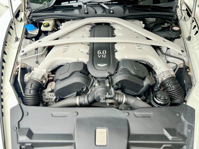 صورة مصغرة 18 لـ 2015 Aston Martin RAPIDE