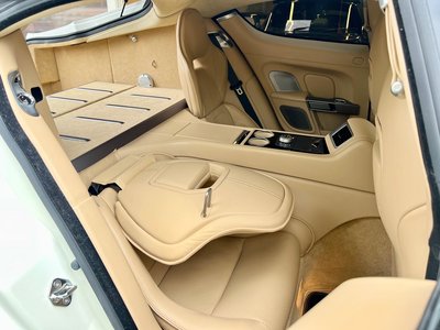 صورة مصغرة 46 لـ 2015 Aston Martin RAPIDE