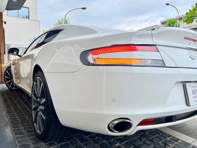 صورة مصغرة 47 لـ 2015 Aston Martin RAPIDE