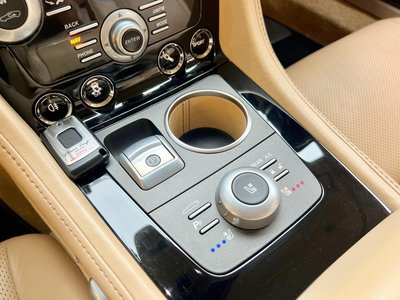 صورة مصغرة 45 لـ 2015 Aston Martin RAPIDE