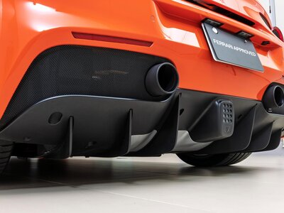 2017 Ferrari 488 GTB thumbnail 33