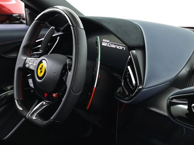 صورة 15 لـ 2025 Ferrari 12 CILINDRI