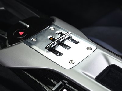 صورة 25 لـ 2025 Ferrari 12 CILINDRI