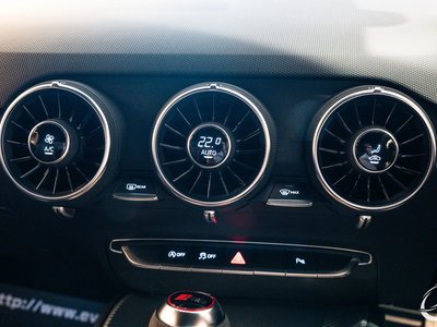 صورة 42 لـ 2018 AUDI TT RS COUPE