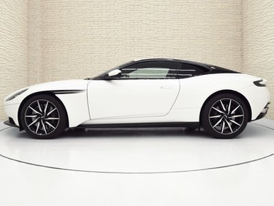 صورة 6 لـ 2020 Aston Martin DB11