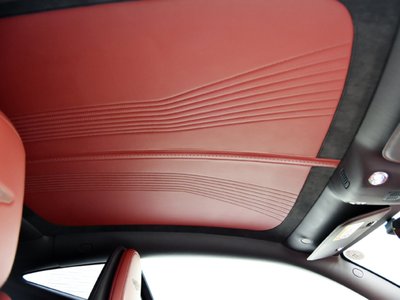 صورة 15 لـ 2020 Aston Martin DB11