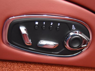 2020 Aston Martin DB11 缩略图 24
