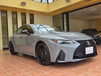 2025 Lexus IS — миниатюра 3