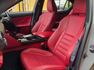 2025 Lexus IS — миниатюра 35
