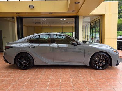 2025 Lexus IS — миниатюра 4