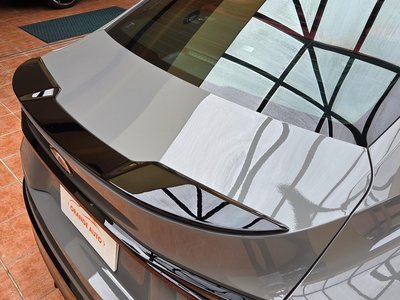 2025 Lexus IS — миниатюра 24