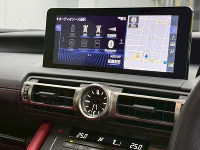 صورة 26 لـ 2023 Lexus RC