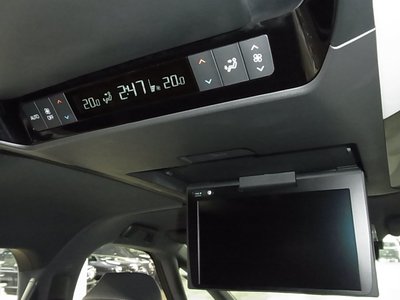 صورة 44 لـ 2023 Toyota ALPHARD