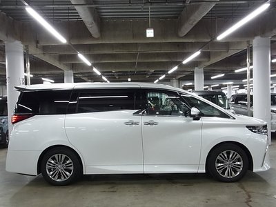 صورة 12 لـ 2023 Toyota ALPHARD
